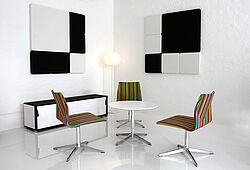 four cast lounge