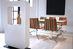 four cast lounge